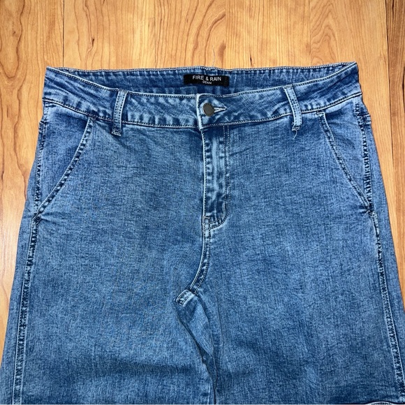 Fire and Rain Wide Leg Cargo Jeans - Picture 4 of 10